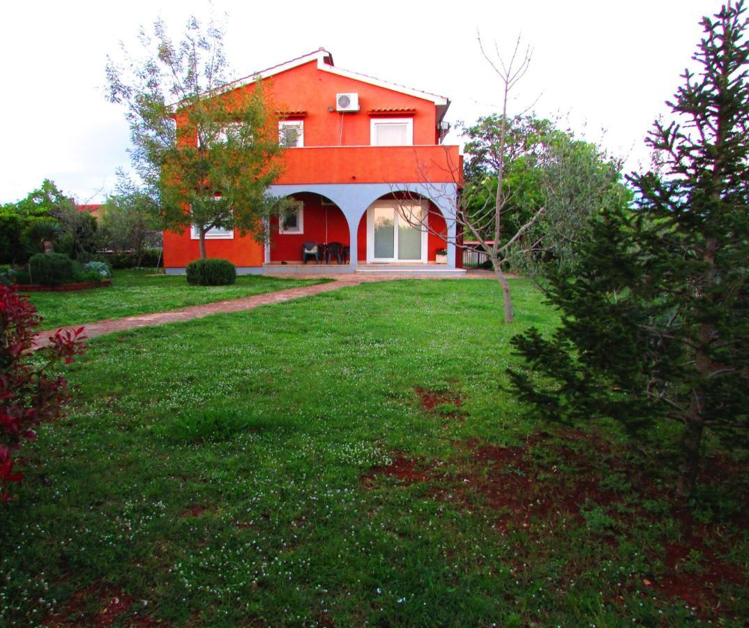 Apartman Perci Vrh Tar-Vabriga Buitenkant foto