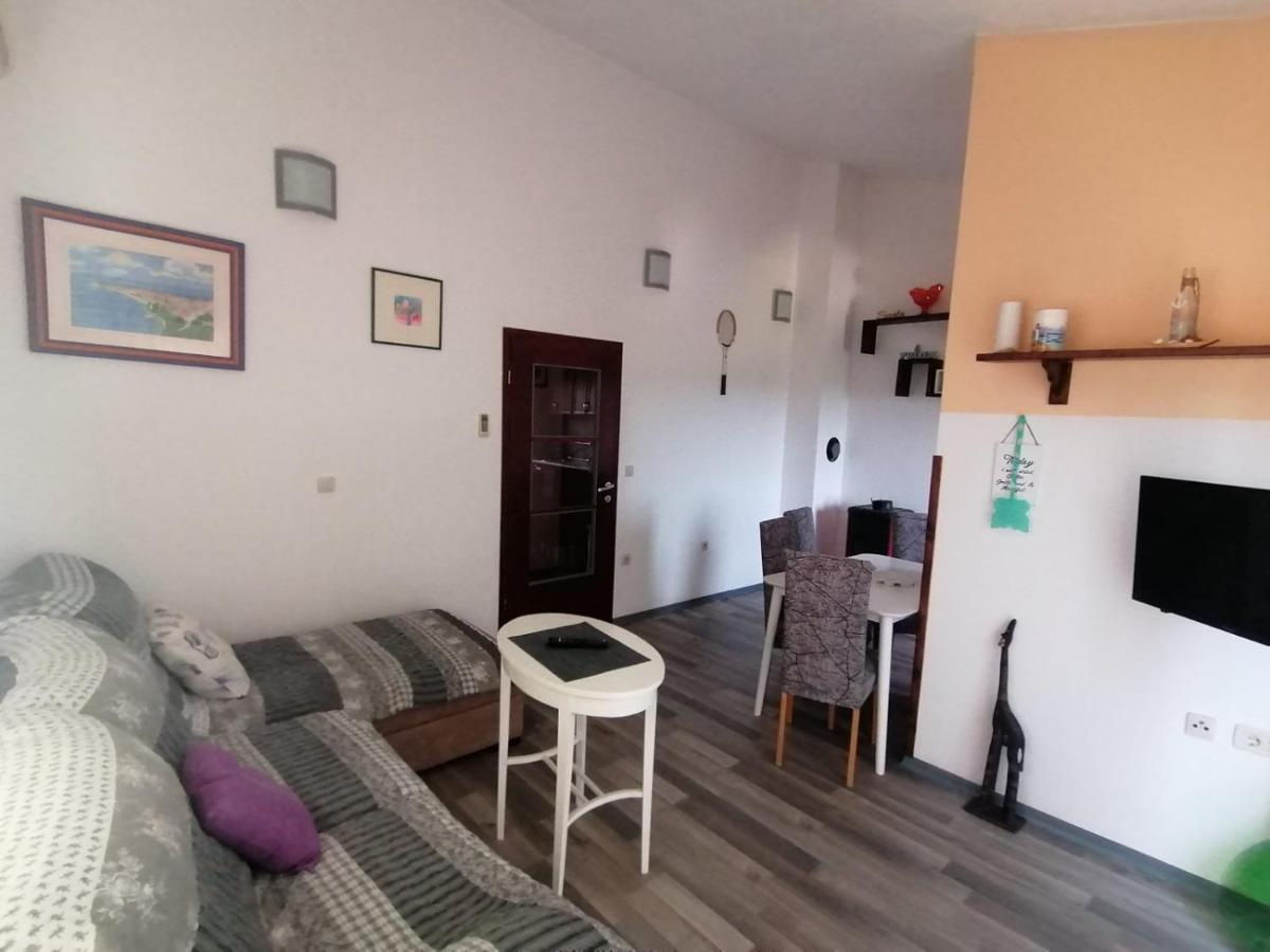 Apartman Perci Vrh Tar-Vabriga Buitenkant foto